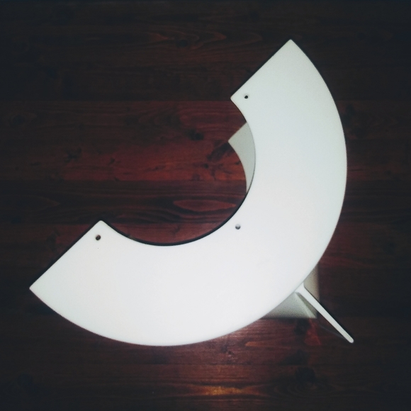 Tupperware lid keeper - Picture 2 of 2